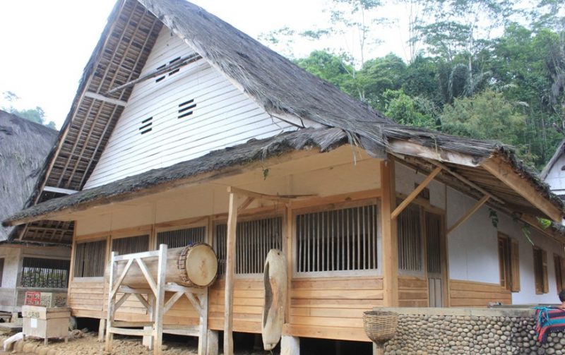 Nama rumah adat suku Sunda
