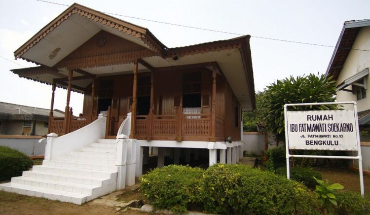 Rumah adat Bengkulu